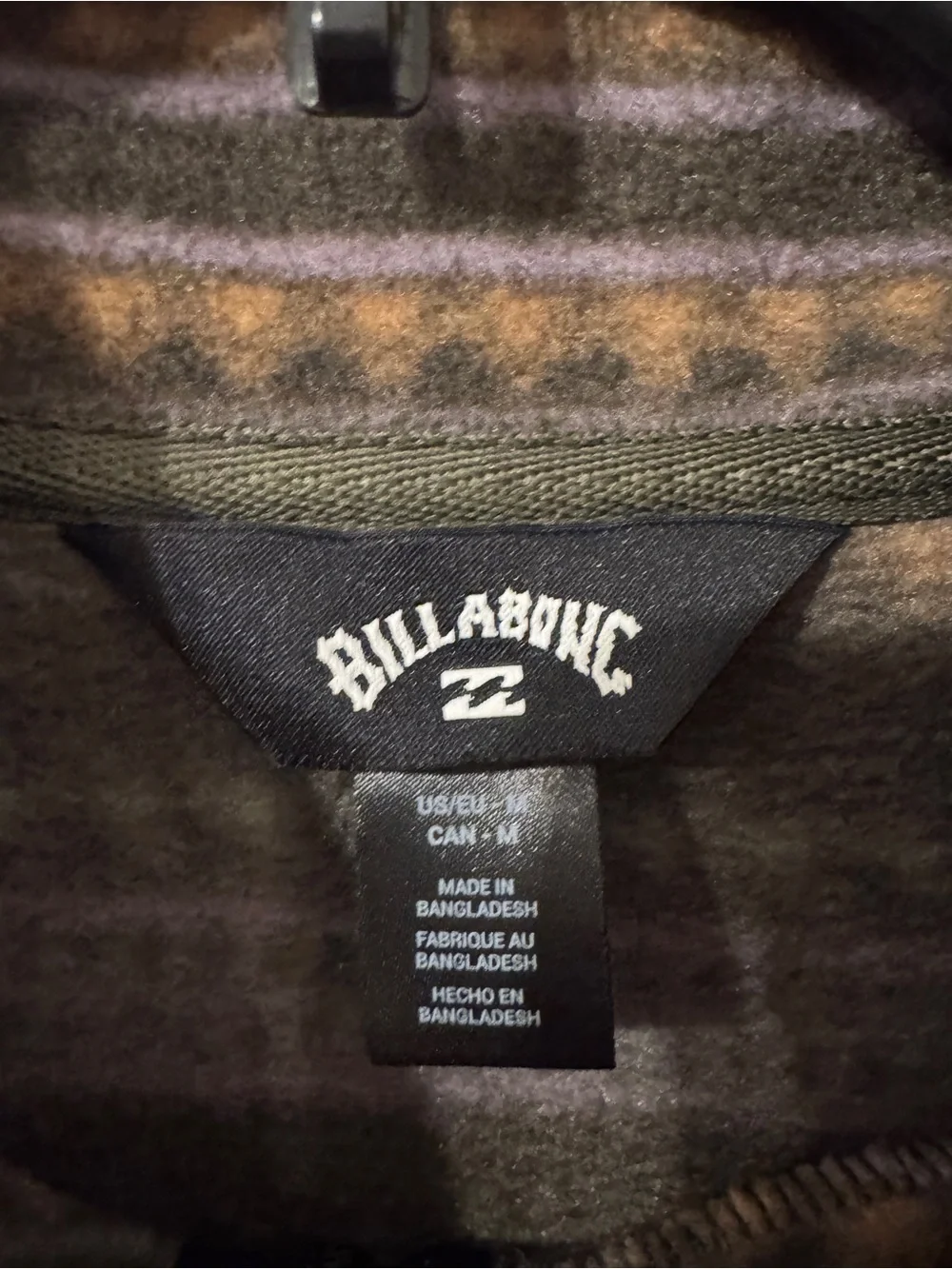 Billabong sweater size medium